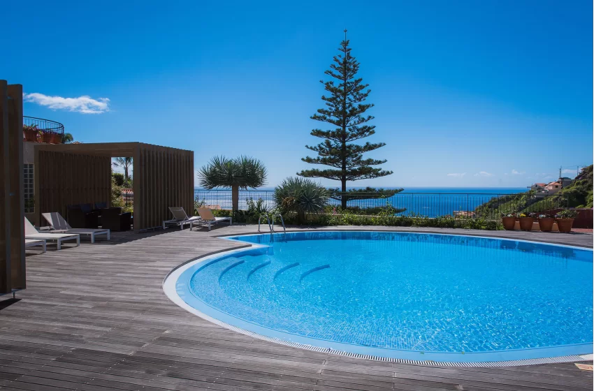 Pools & Exterior Facilities