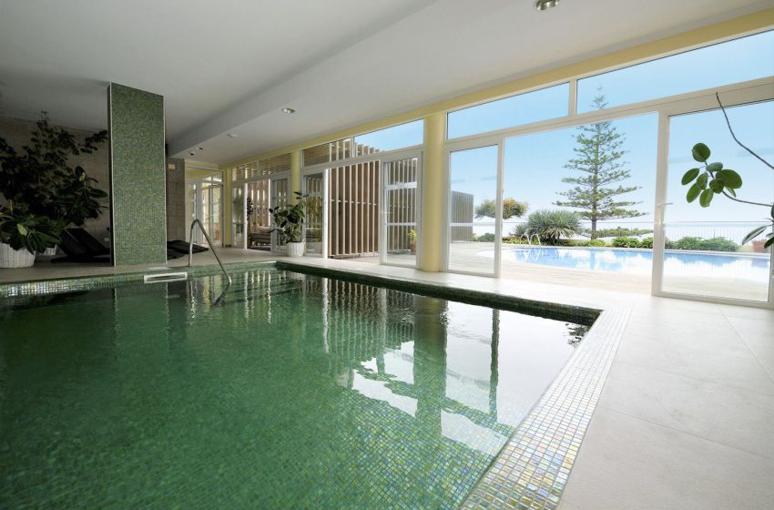 Pools & Exterior Facilities